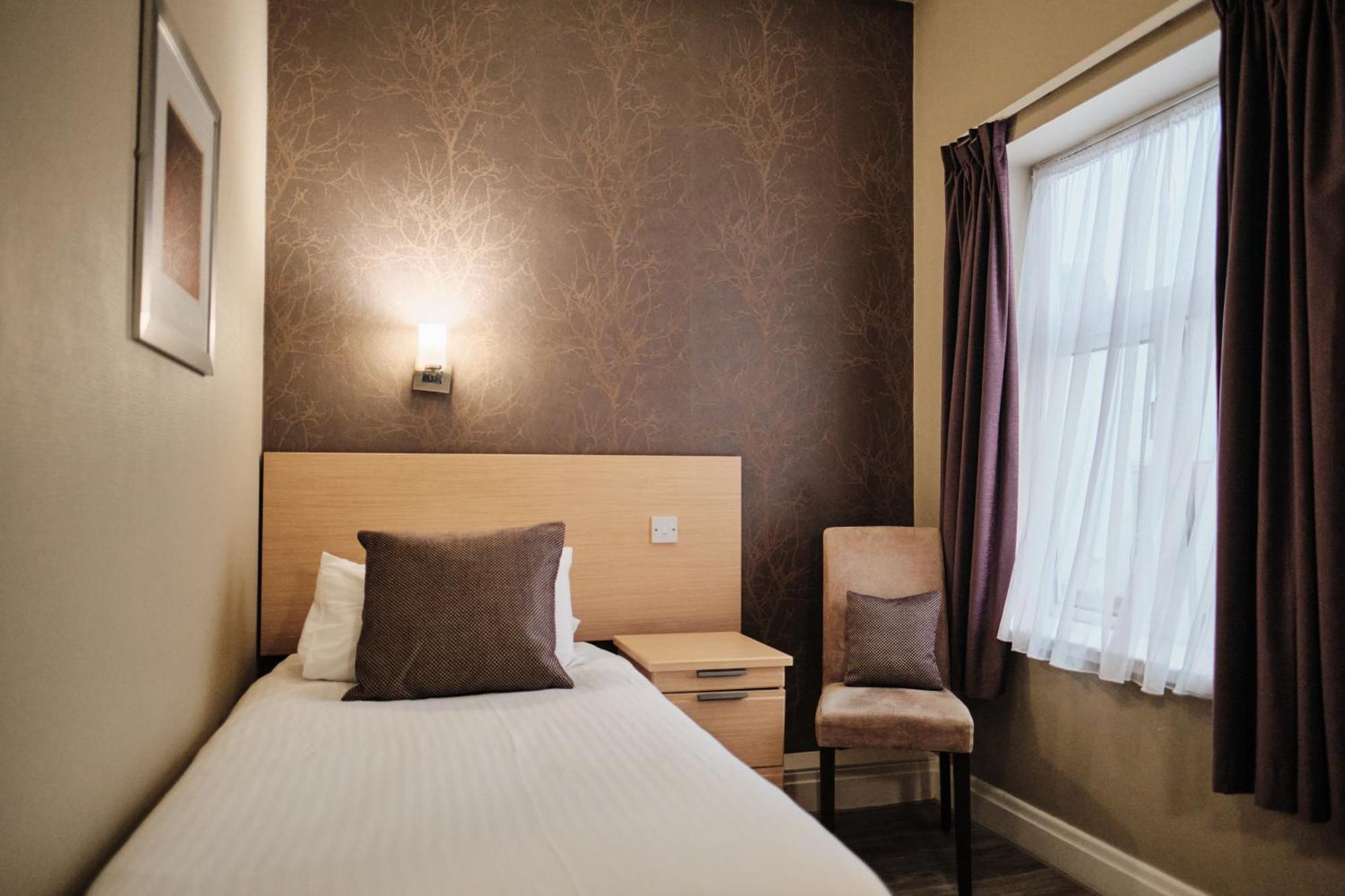 Hotel De Normandie Saint Helier Jersey Rum bild